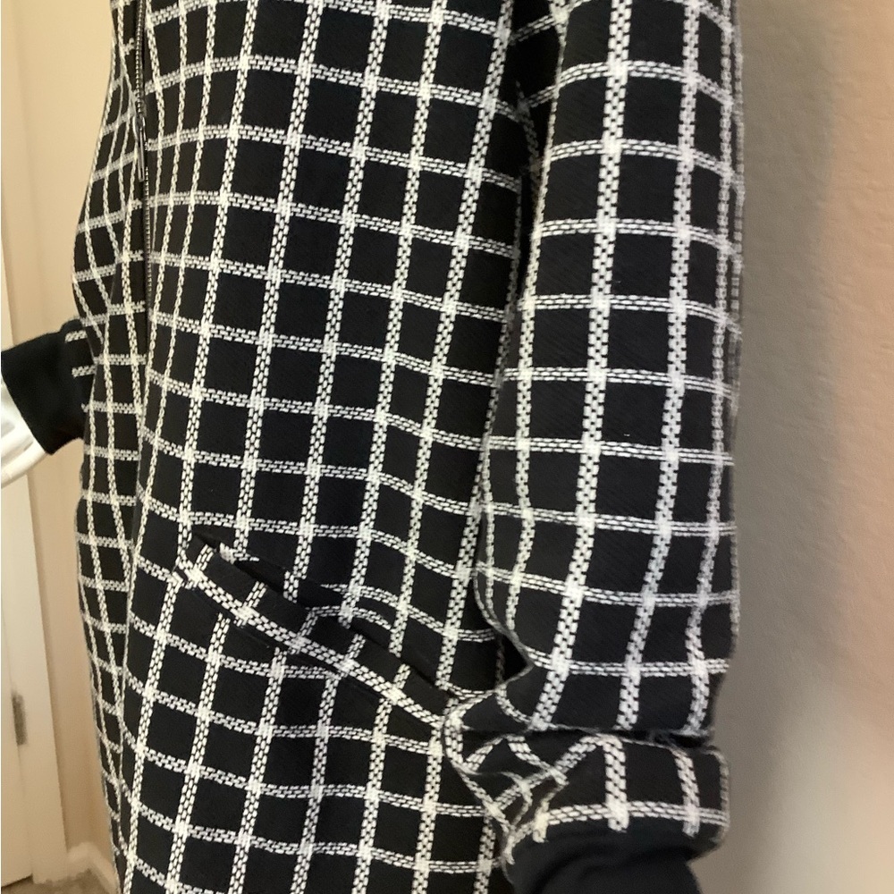 Sanctuary City Topper Window Pane Black and White Zip Up Coat - Picture 6 of 9
